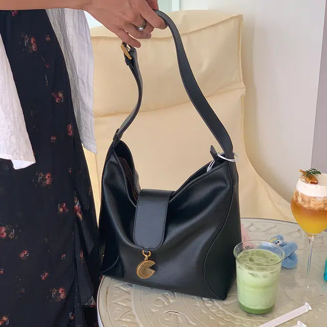 西木汀 戚风 小众设计高级感简约百搭时尚通勤水桶包 牛皮 斜挎单肩包 大号 女款 多色