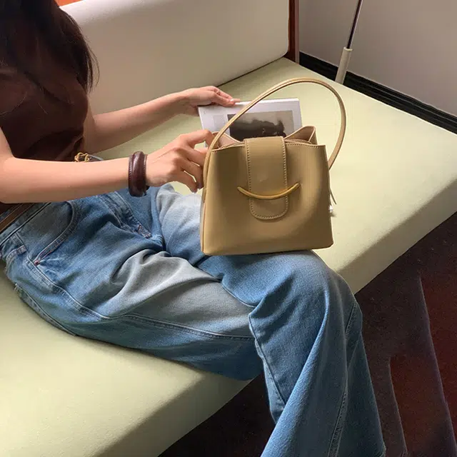 西木汀 妮娜 小众设计高级感上班族洋气菜篮子包通勤水桶包 牛皮 手提包 女款 日光黄/开心果白/深邃黑