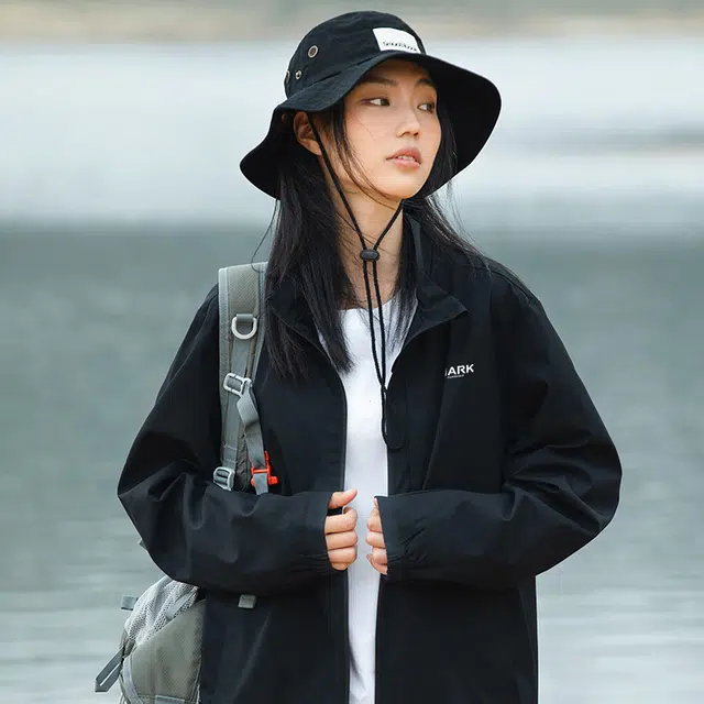 FAIRWHALE LogoClean fit