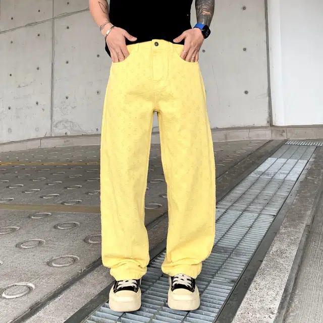 遨宇 夏季 美式休闲高街潮牌痞帅嘻哈街头多巴胺黄复古暗纹阔腿裤情侣百搭个性潮流裤子男牛仔裤 宽松型 男女同款