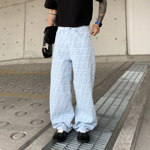 遨宇 美式休闲高街潮牌蓝调摩登老花印潮酷风微喇裤情侣百搭潮流街头做旧复古透气阔腿裤男牛仔裤 宽松型 男女同款