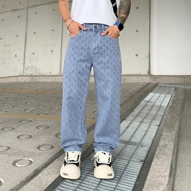 遨宇 夏季 美式高街潮牌嘻哈街头痞帅个性设计扎花直筒裤情侣潮流百搭休闲城市户外裤子男牛仔裤 宽松型 男女同款