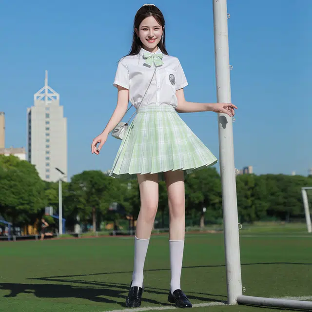 海獭 短裙校园流行元素轻盈制服 女款