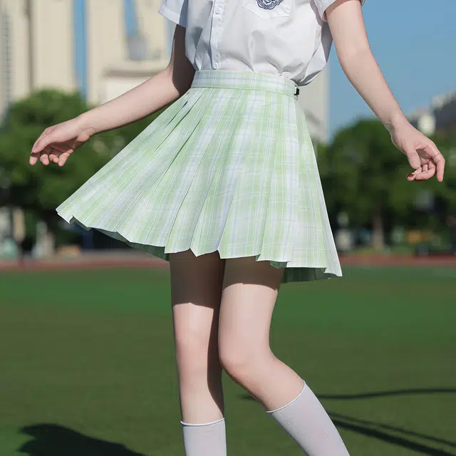 海獭 短裙校园流行元素轻盈制服 女款