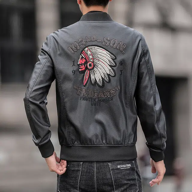 寻星记 秋冬印第安人刺绣棒球领机车夹克独特设计与结合展现个性与街头风格适合季节的酷感穿搭皮衣 男女同款
