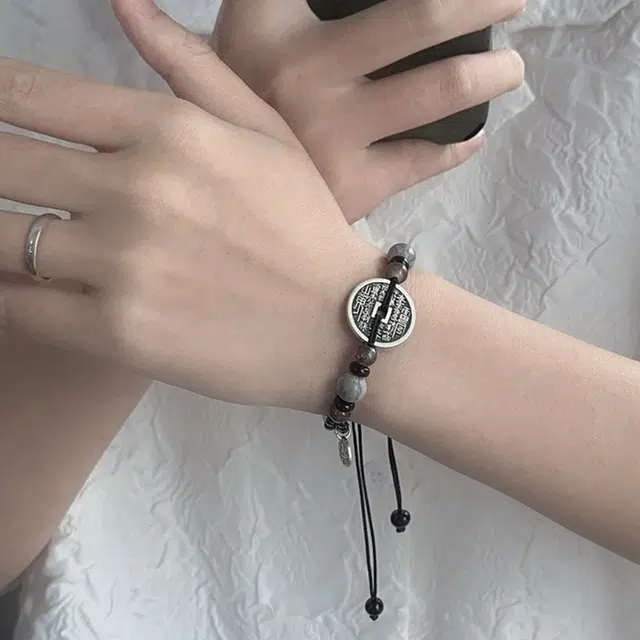999