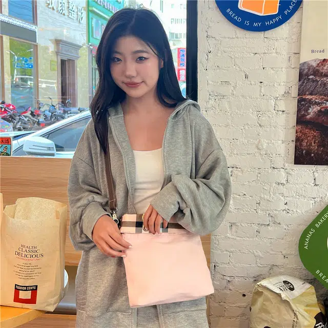 WORM'S HOME PU Tote
