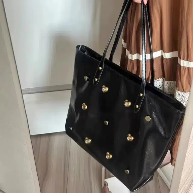 WORM'S HOME PU tote