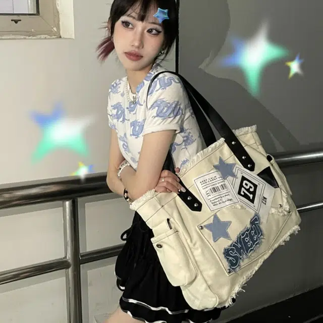 WORM'S HOME Tote