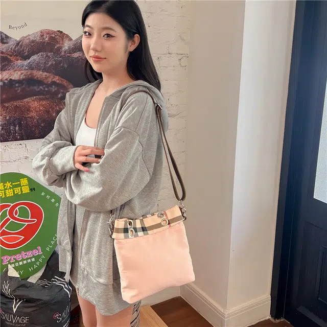 WORM'S HOME PU Tote
