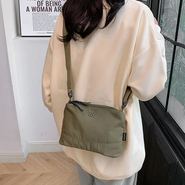 醇龙 轻便休闲多层斜挎包女简约时尚单肩包防泼水 涤纶 女包