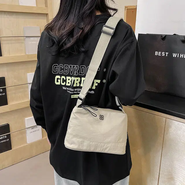 醇龙 轻便休闲多层斜挎包女简约时尚单肩包防泼水 涤纶 女包
