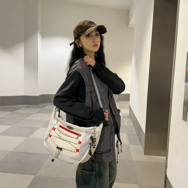 醇龙棉轻便个性休闲斜挎包男女时尚潮流通勤邮差百搭单肩斜挎包女潮多色
