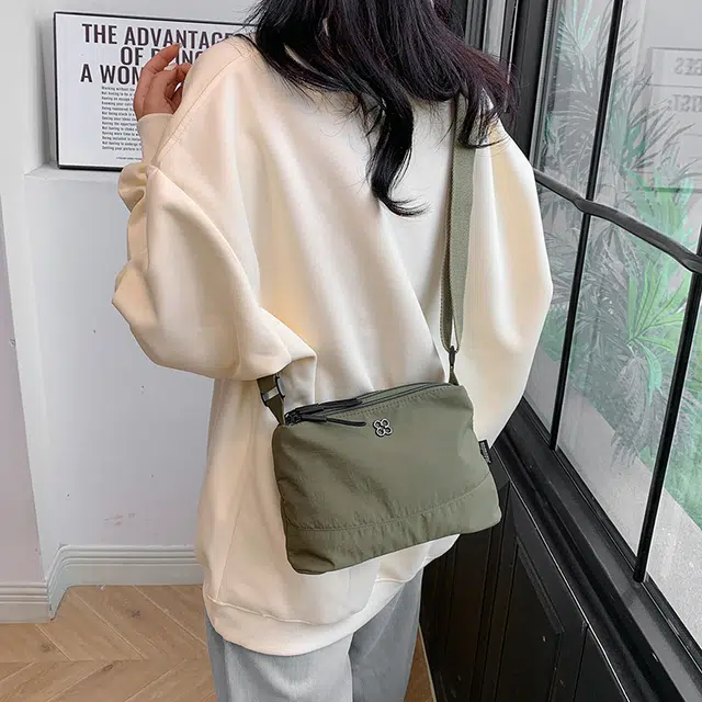 醇龙 轻便休闲多层斜挎包女简约时尚单肩包防泼水 涤纶 女包