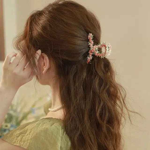 如花梦 粉色爱心花朵高级感后脑勺盘发鲨鱼 亚克力 发夹 女款