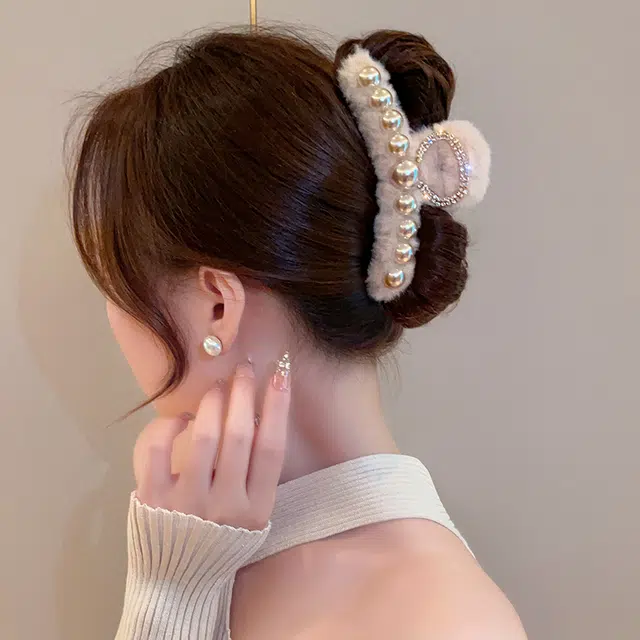 如花梦 韩版 秋冬鲨鱼夹后脑勺发勺发量多盘 可爱毛绒抓夹 亚克力 发夹 女款