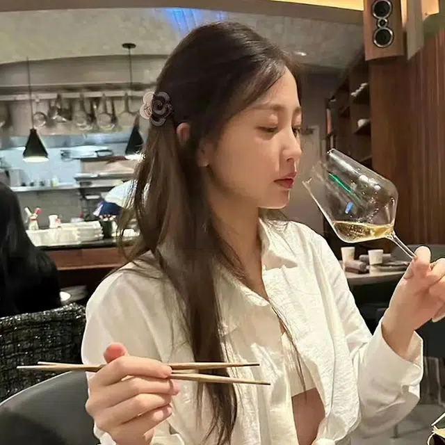 如花梦 韩系山茶花抓夹超仙花朵 后脑勺盘发鲨鱼夹发抓 亚克力 发夹 女款