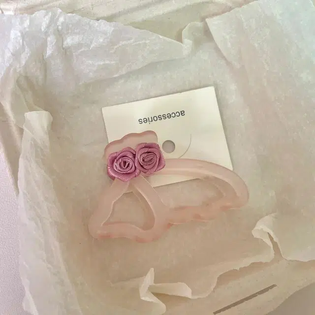 如花梦 清冷风玫瑰与蝴蝶之间复古镂空花朵 高级感小众气质 亚克力 发夹 女款