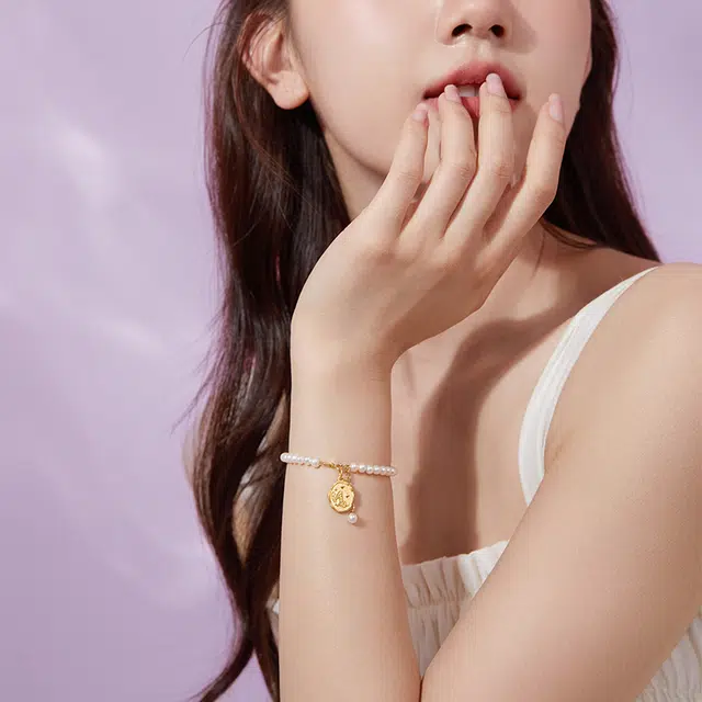 周六福 黄金定价玫瑰蝴蝶牌挂件配饰 足金 按克计价 吊坠 女款