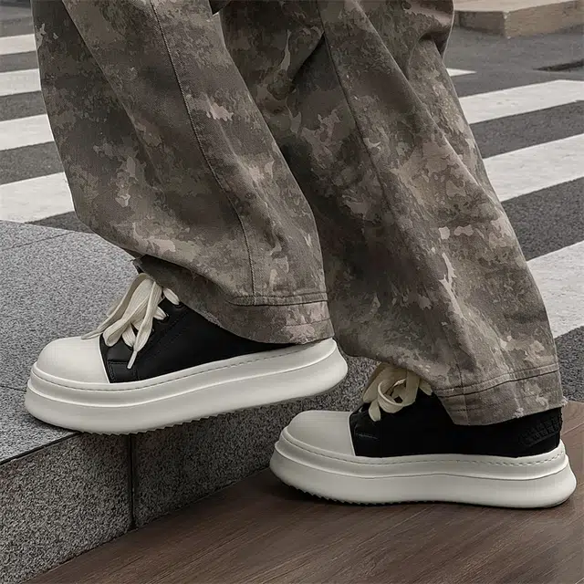超纤皮 小众设计简约舒适厚底时尚百搭 低帮 板鞋 男款 经典黑色