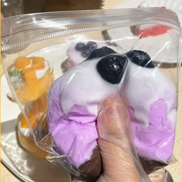 悦悦熊 超美味硅胶捏捏乐 甜品食玩杨枝甘露杯提拉米苏蛋糕饮料捏捏乐 玩具