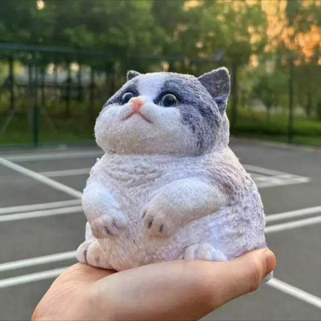 悦悦熊 猫咪捏捏乐 蓝白英短胖呼呼小猫咪 招财猫 软糯解压发泄 陪伴玩具公仔 模型