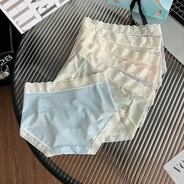 俞兆林 蕾丝边纯欲治中腰高弹抗菌内裤 女款 组合装