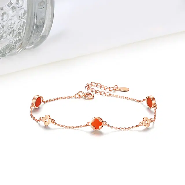 HOLLY RYAN 18k