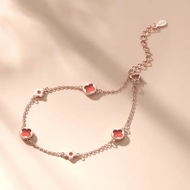 HOLLY RYAN 18k