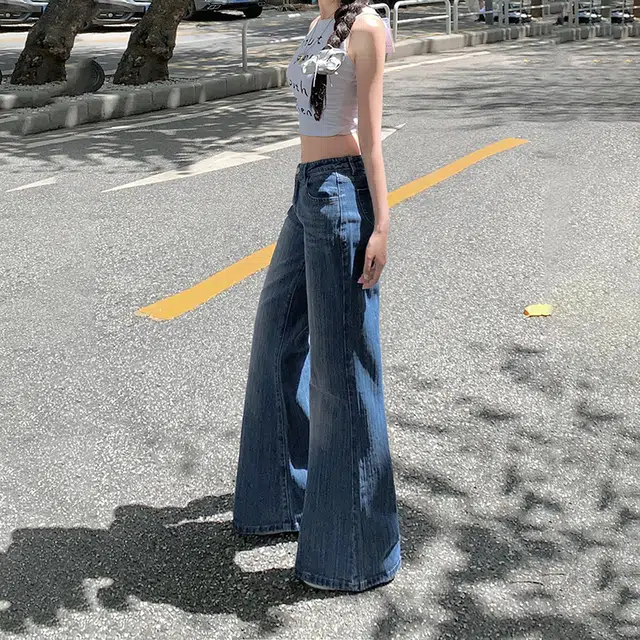 人本 宽松显瘦重工竹节纹超级复古蓝美式低腰阔腿微喇牛仔裤 女款