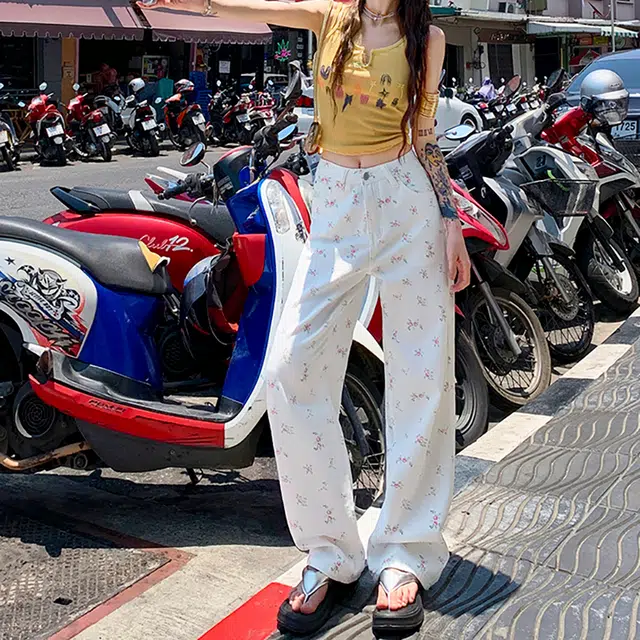 人本 韩系舒适轻盈甜美高腰垂感小碎花显瘦直筒宽松时尚牛仔裤 女款