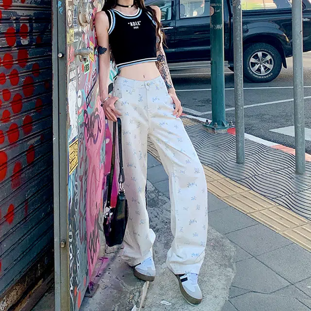 人本 韩系舒适轻盈甜美高腰垂感小碎花显瘦直筒宽松时尚牛仔裤 女款