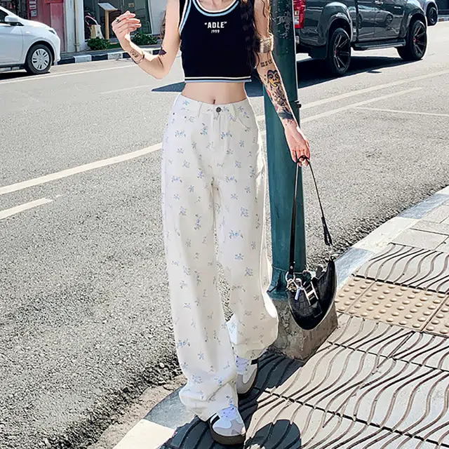 人本 韩系舒适轻盈甜美高腰垂感小碎花显瘦直筒宽松时尚牛仔裤 女款