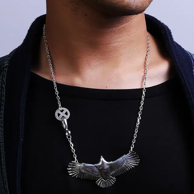 925