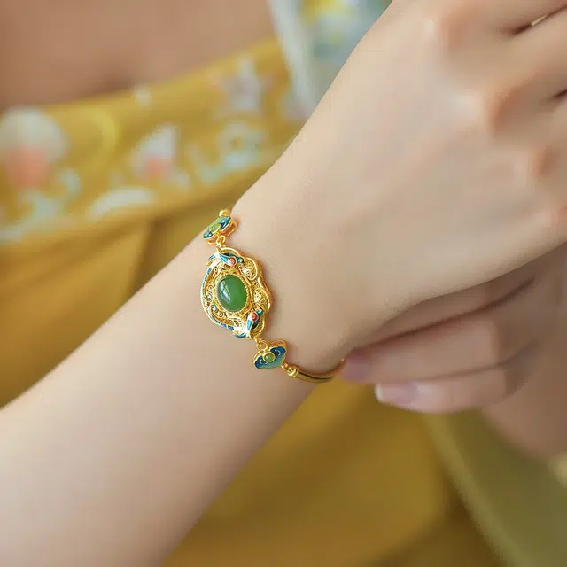 玉韵瑶 新中式  吉祥如意锁镯子#好运 平安喜乐 小众轻奢高级感  银镶珐琅 和田玉手镯 碧玉 女款
