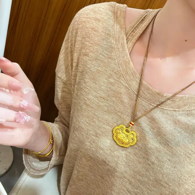 久爱 新中式平安锁 事事如意 镂空花丝古法工艺 新中式温婉国潮优雅贵气高级感 足金 按克计价 黄金项链 男女同款情侣款