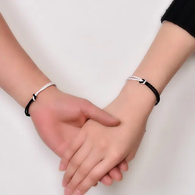 久爱 黑白交织手工编织一对十指相扣 线绳 手链 男女同款情侣款