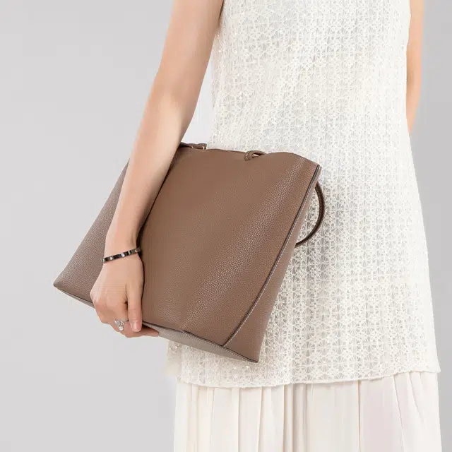 Chrisdien Deny Tote