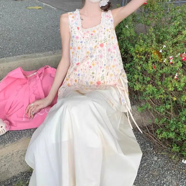 舒适百搭休闲简约优雅气质刺绣甜美风夏季法式碎花无袖背心上衣搭配高腰半身裙两件套裙装套装 女款
