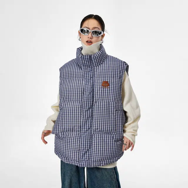 卡皮巴拉小黄豚 美式复古高街解构拼接氛围感卡通仿刺绣字母印花街头嘻哈痞帅宽松格纹叠穿无袖坎肩户外通勤保暖舒适立领棉衣外套马甲 男女同款