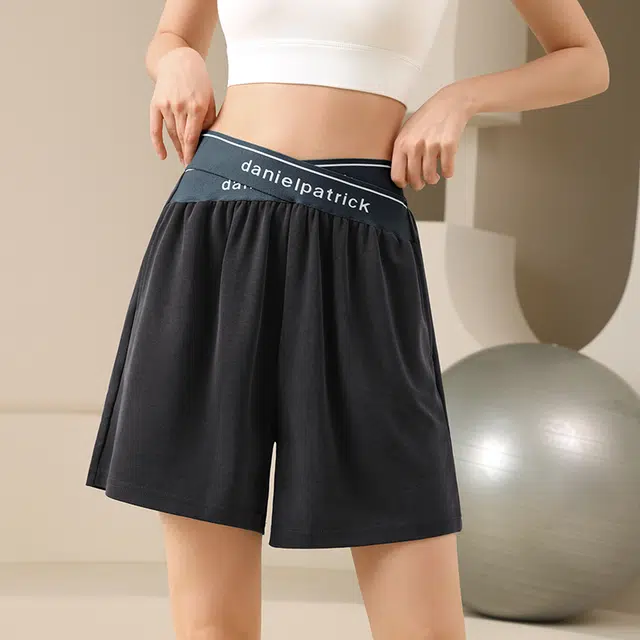 岚纹 字母图案设计高腰宽松五分运动短裤 女款