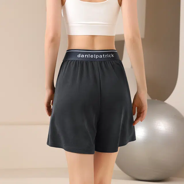 岚纹 字母图案设计高腰宽松五分运动短裤 女款