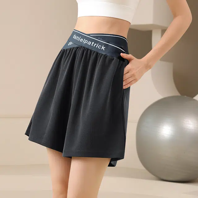 岚纹 字母图案设计高腰宽松五分运动短裤 女款