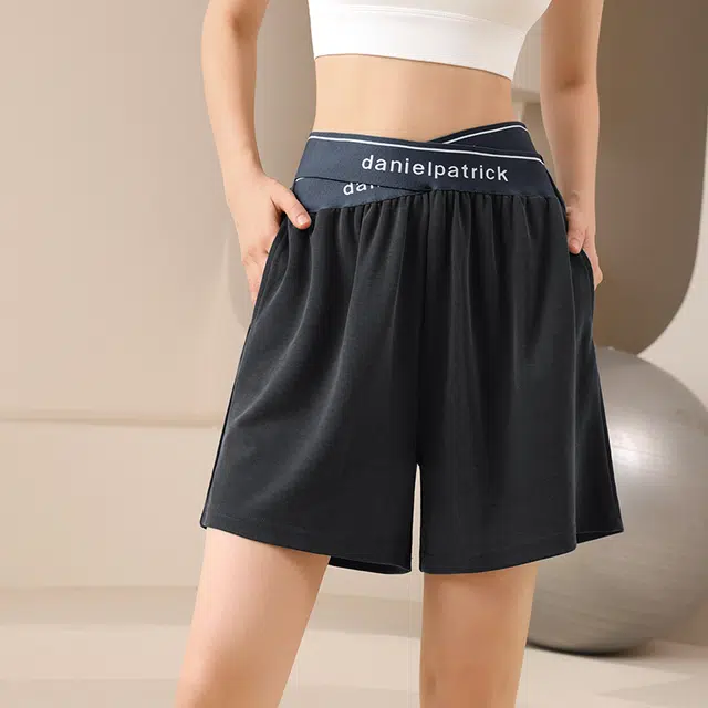 岚纹 字母图案设计高腰宽松五分运动短裤 女款