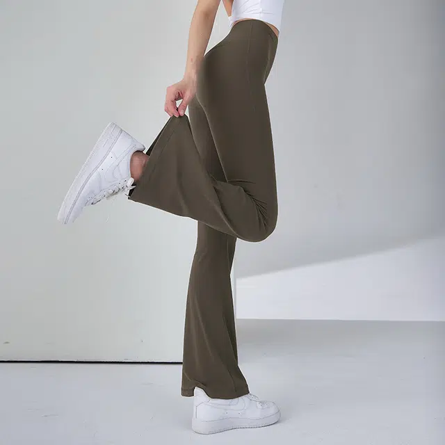 岚纹 微喇高腰蜜桃提臀运动长裤 女款