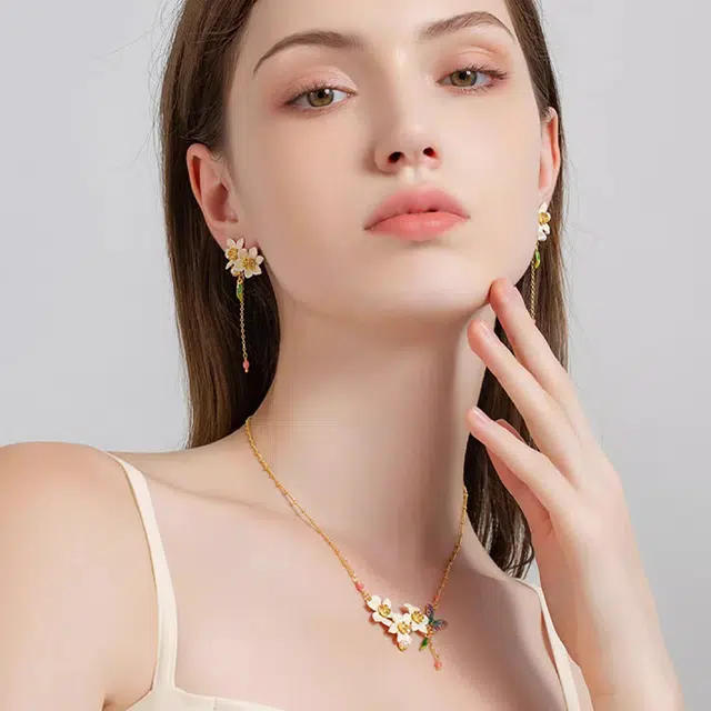 18k925