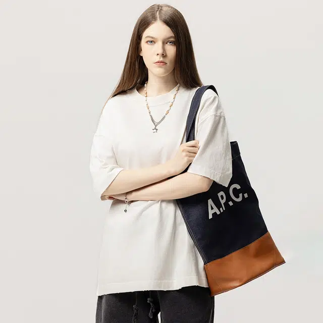 DEBRAND T