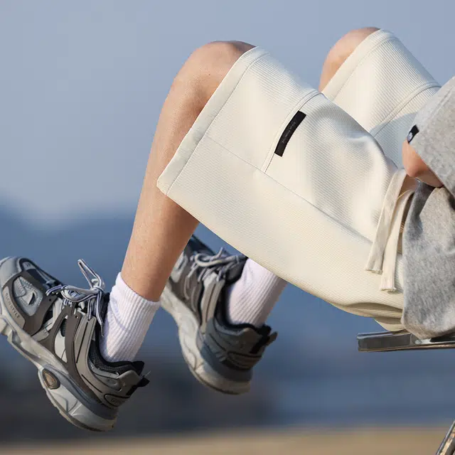 顶峰保罗 美式拼接直筒外穿冰丝薄款宽松百搭潮牌显高垂顺痞帅无性别主义运动健身五分中裤弹力休闲短裤 男女同款