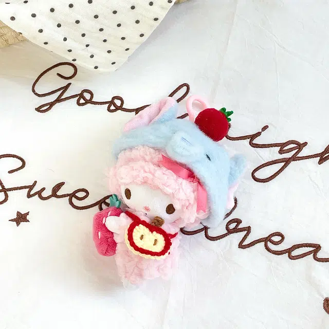 E-STRONG x Sanrio piano 13cm