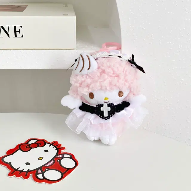 E-STRONG x Sanrio piano 13cm
